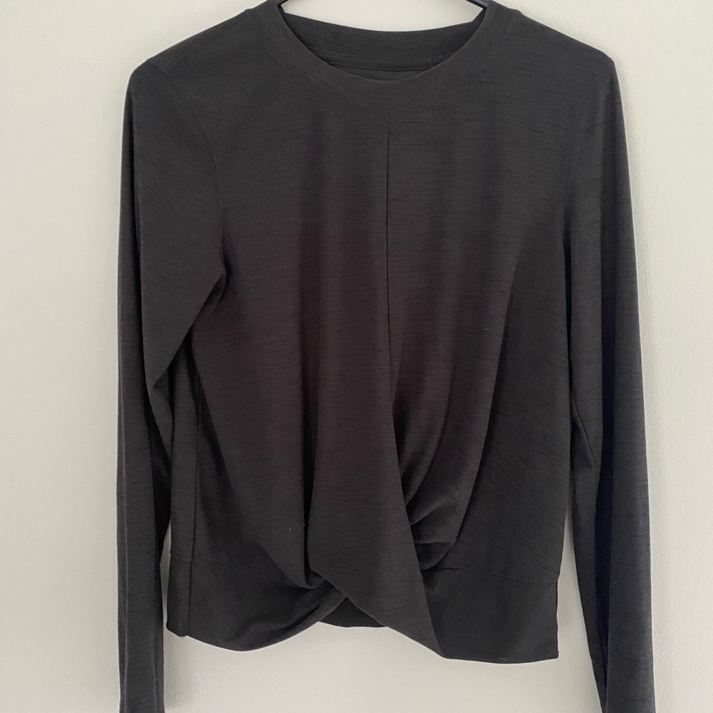 Women’s Old Navy Active Long Sleeve Gray Shirt Medium